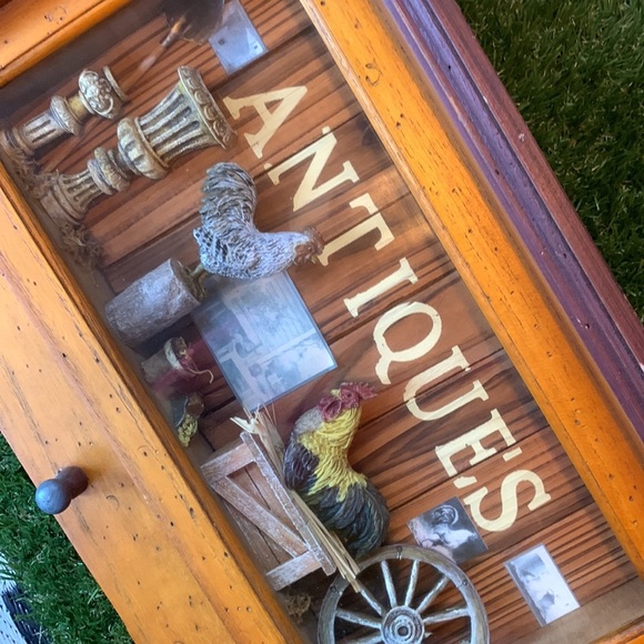 Late 90s Retro Chicken Farmhouse Theme Wooden Shadow Box With 3 Hooks Wall Art - Picture 11 of 17